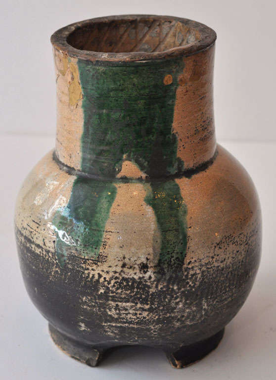 Early 17th Century Edo Japanese Oribe Vase In Excellent Condition In Chicago, IL